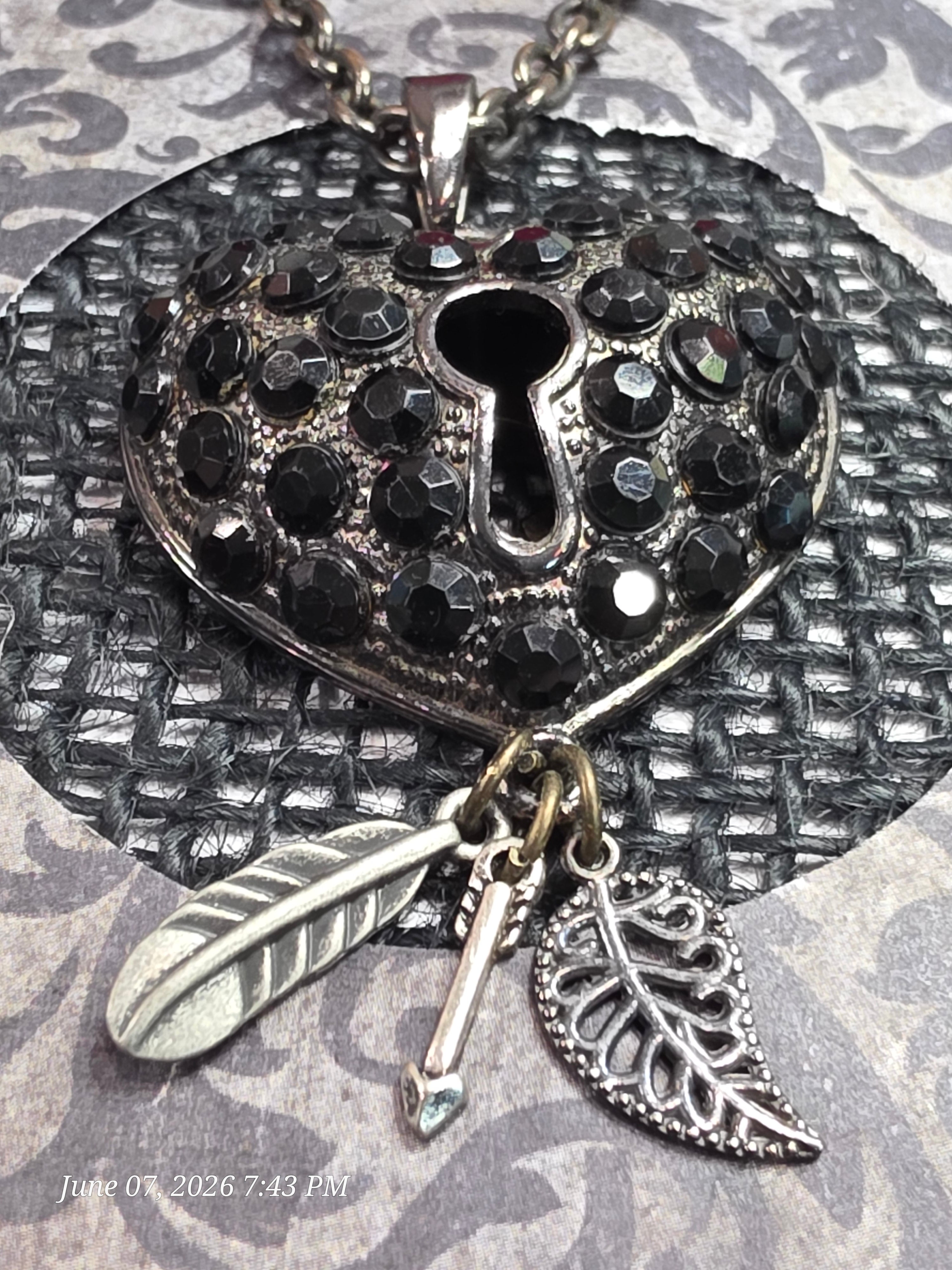 Heart Lock Key & Leaf Charm Pendant Necklace Black Gems Adjustable